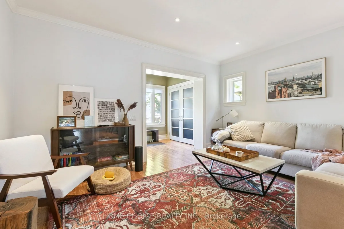 283 Ashdale Avenue, ON M4L 2Z1