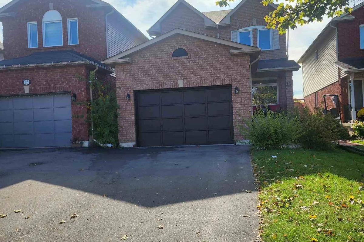 13 Prestonway Drive, ON L1C 4S8