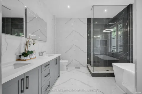 4 Westbourne Avenue, ON M1L 2X9