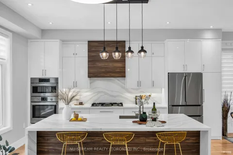 4 Westbourne Avenue, ON M1L 2X9