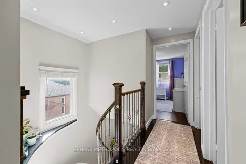 39 Hewitt Crescent, ON L1S 7A6