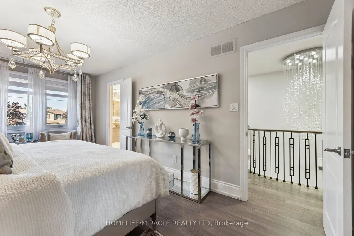 33 Ritchie Avenue, ON L1S 5V7