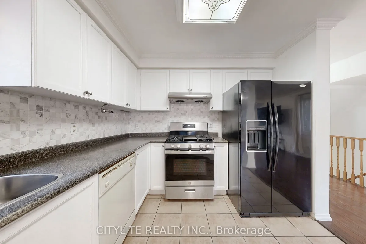 466 Whitby Shores Green Way, ON L1N 9R4