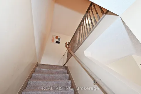 85 Tabaret Crescent, ON L1L 0G5