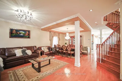 47 Vineyard Avenue, ON L1P 1X5