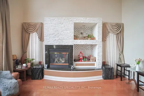 47 Vineyard Avenue, ON L1P 1X5