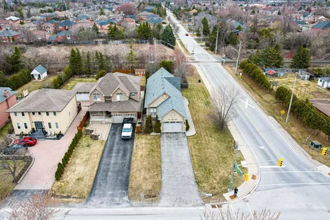 168 Twyn Rivers Drive, ON L1V 1E2