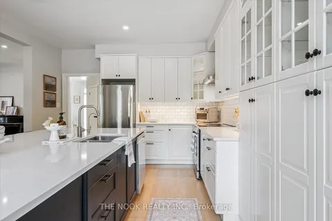 31 Queensplate Drive, ON L9L 2E4