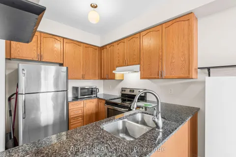 1516 Shepway Mews, ON L1X 0C7