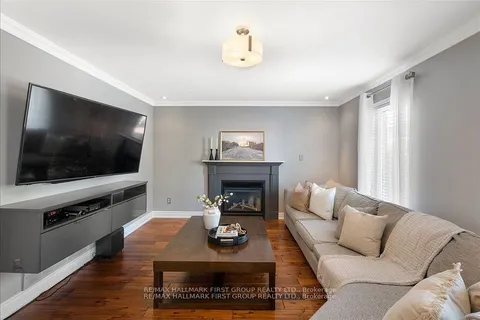 536 Woodmount Crescent, ON L1K 2T1