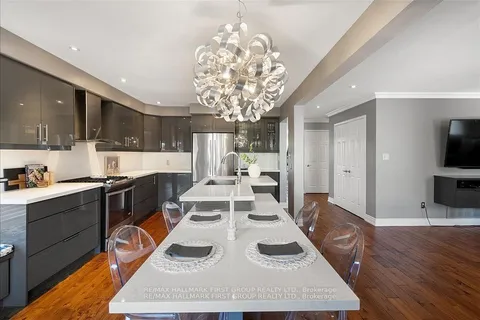 536 Woodmount Crescent, ON L1K 2T1