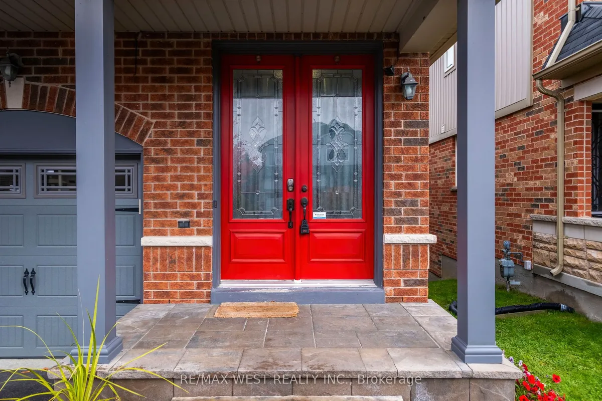 31 Buxton Lane, ON L1C 0J9