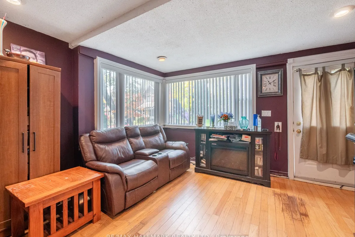 33 Earl Grey Road, ON M4J 3L3