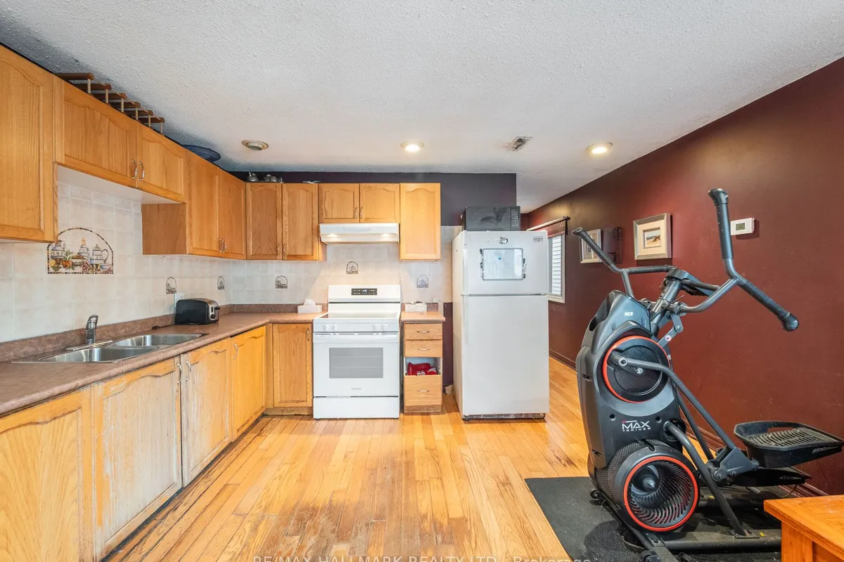 33 Earl Grey Road, ON M4J 3L3