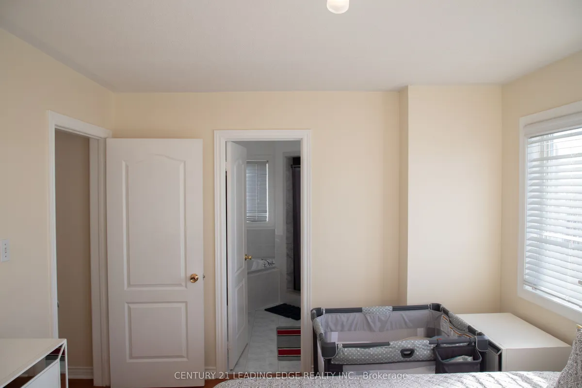 157 Dooley Crescent, ON L1T 4J6