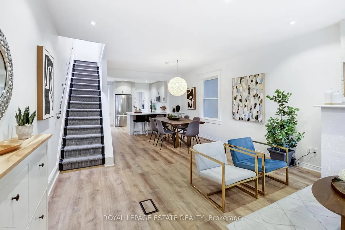 165 Oakcrest Avenue, ON M4C 1B8