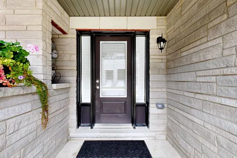 518 Danks Ridge Drive, ON L1S 7S9