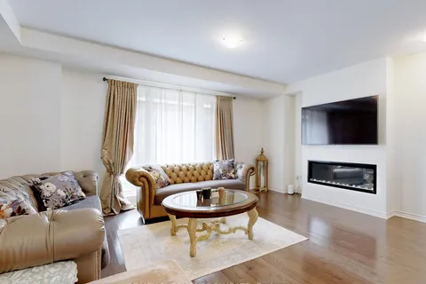 518 Danks Ridge Drive, ON L1S 7S9