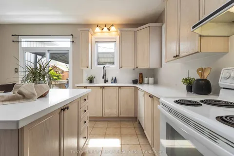 26 Wilshire Drive, ON L1M 2C9