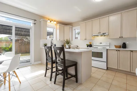 26 Wilshire Drive, ON L1M 2C9