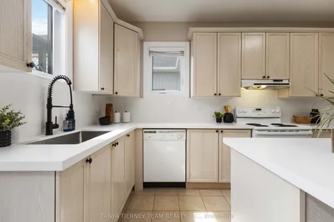 26 Wilshire Drive, ON L1M 2C9