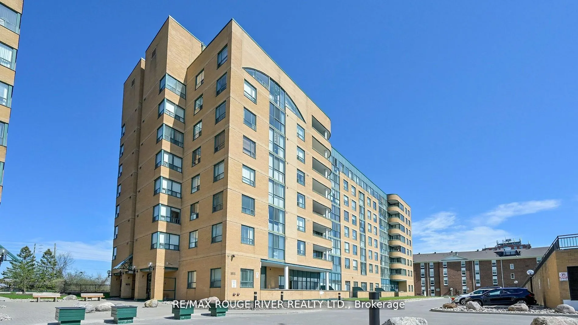 Condo Apartment 3 bedroom 2 bathroom at 1655 Pickering Parkway in Pickering - MLS# E12508666