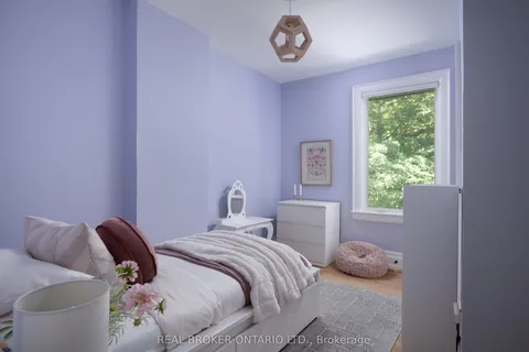 5 Wembley Drive, ON M4L 3C9