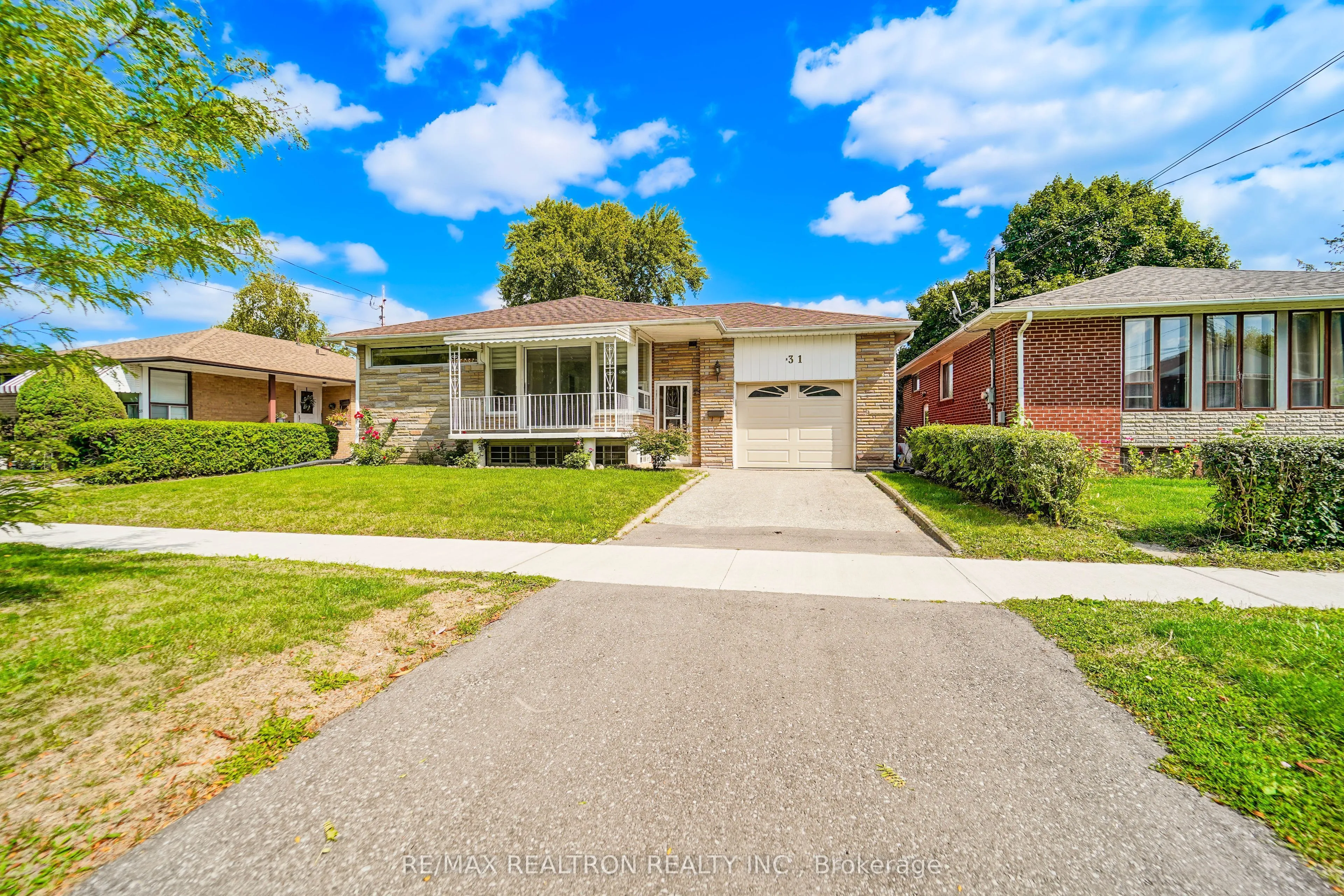 31 Tedford Drive, ON M1R 1M2