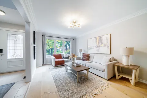 1239 Barnwood Square, ON L1X 1C6