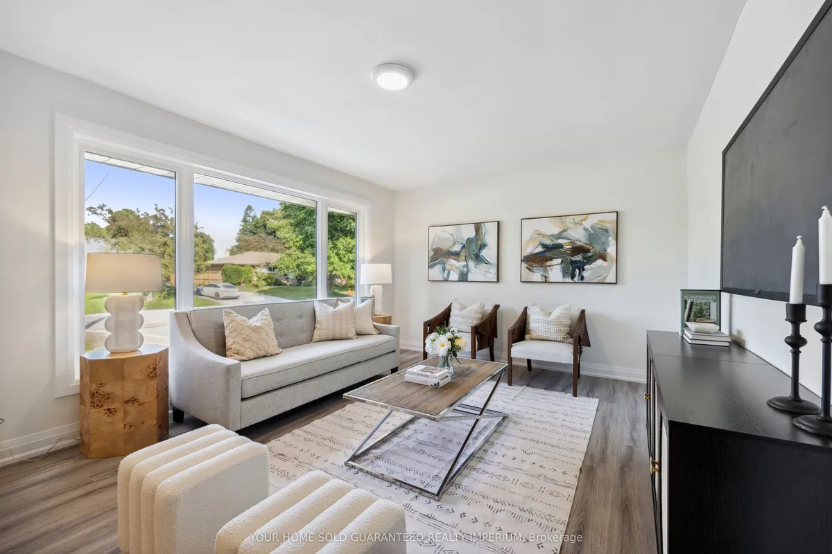 752 Glenforest Street, ON L1J 5E8