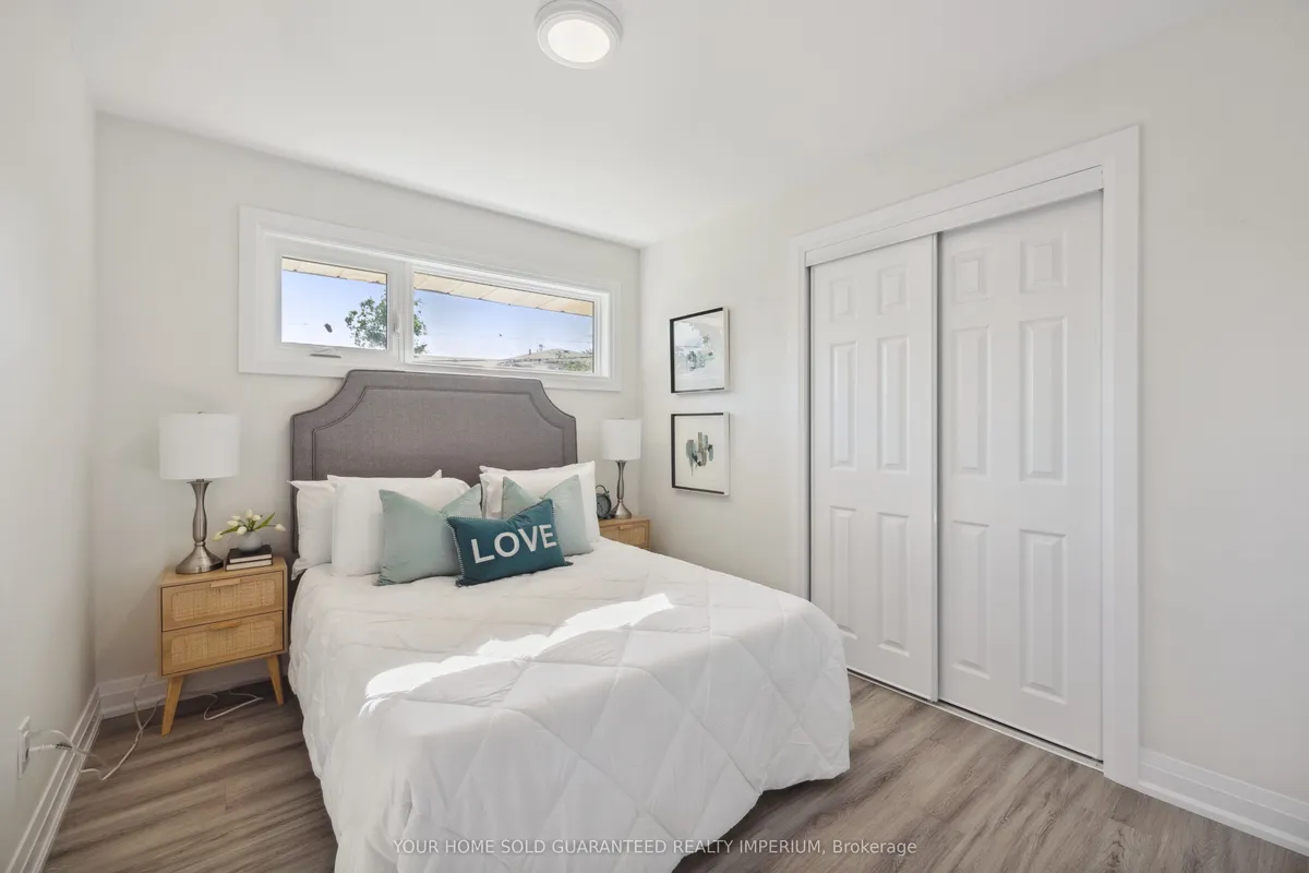 752 Glenforest Street, ON L1J 5E8