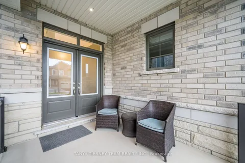 24 Lockyer Drive, ON L1P 0M1