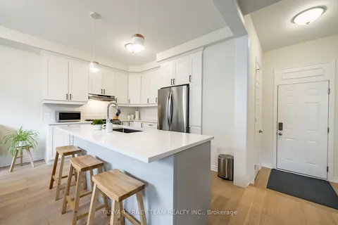 24 Lockyer Drive, ON L1P 0M1