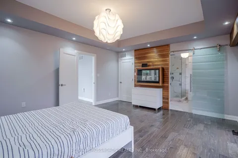 1A Roblin Avenue, ON M4C 3P7