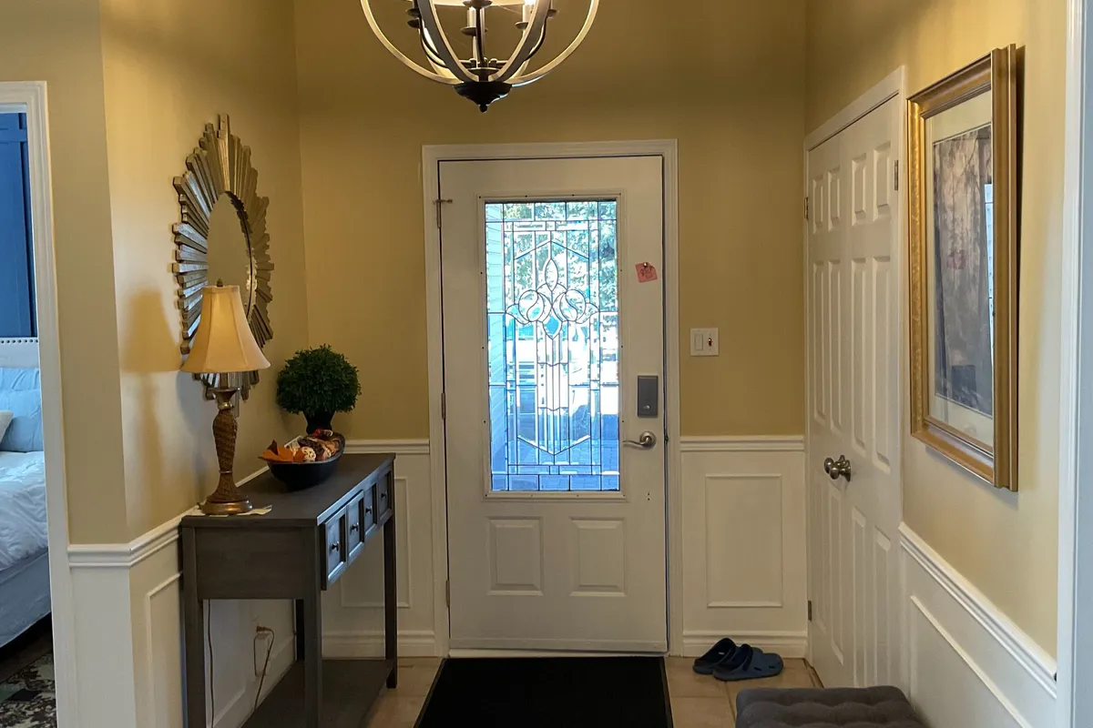 6 Niagara Trail, ON L1B 1A1