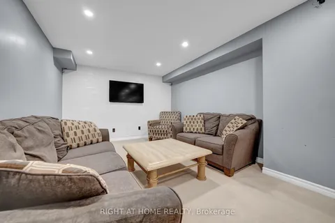 158 Dadson Drive, ON L1C 5H9