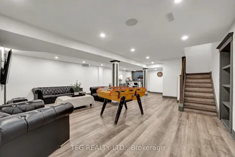 32 Falstaff Crescent, ON L1R 1W3