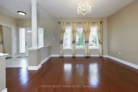 17 Ballantyne Drive, ON L1T 4H6