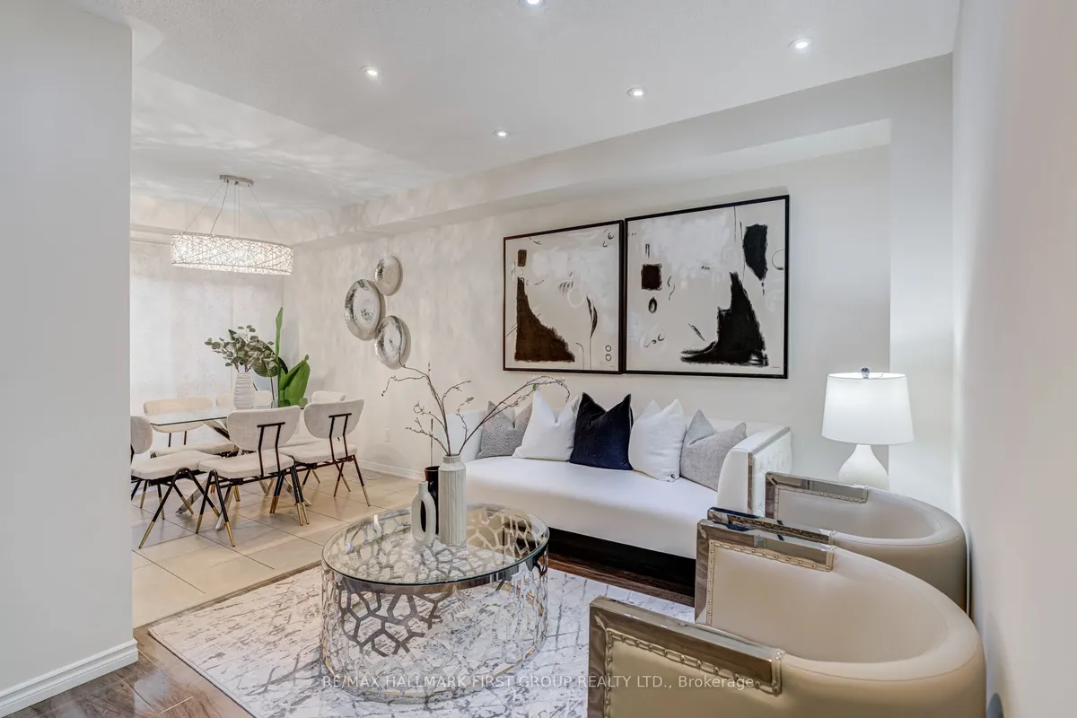 8 Reevesmere Lane, ON L1Z 0L3