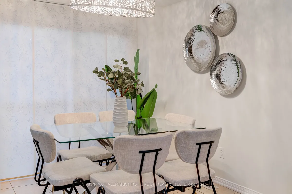 8 Reevesmere Lane, ON L1Z 0L3