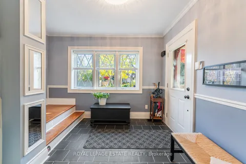 6 Bracken Avenue, ON M4E 1N2