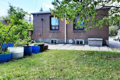 3 Saugeen Crescent, ON M1K 3M8