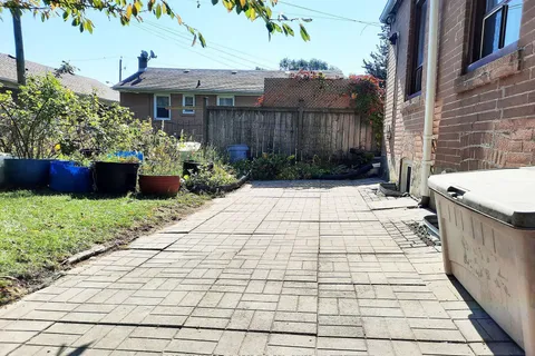 3 Saugeen Crescent, ON M1K 3M8