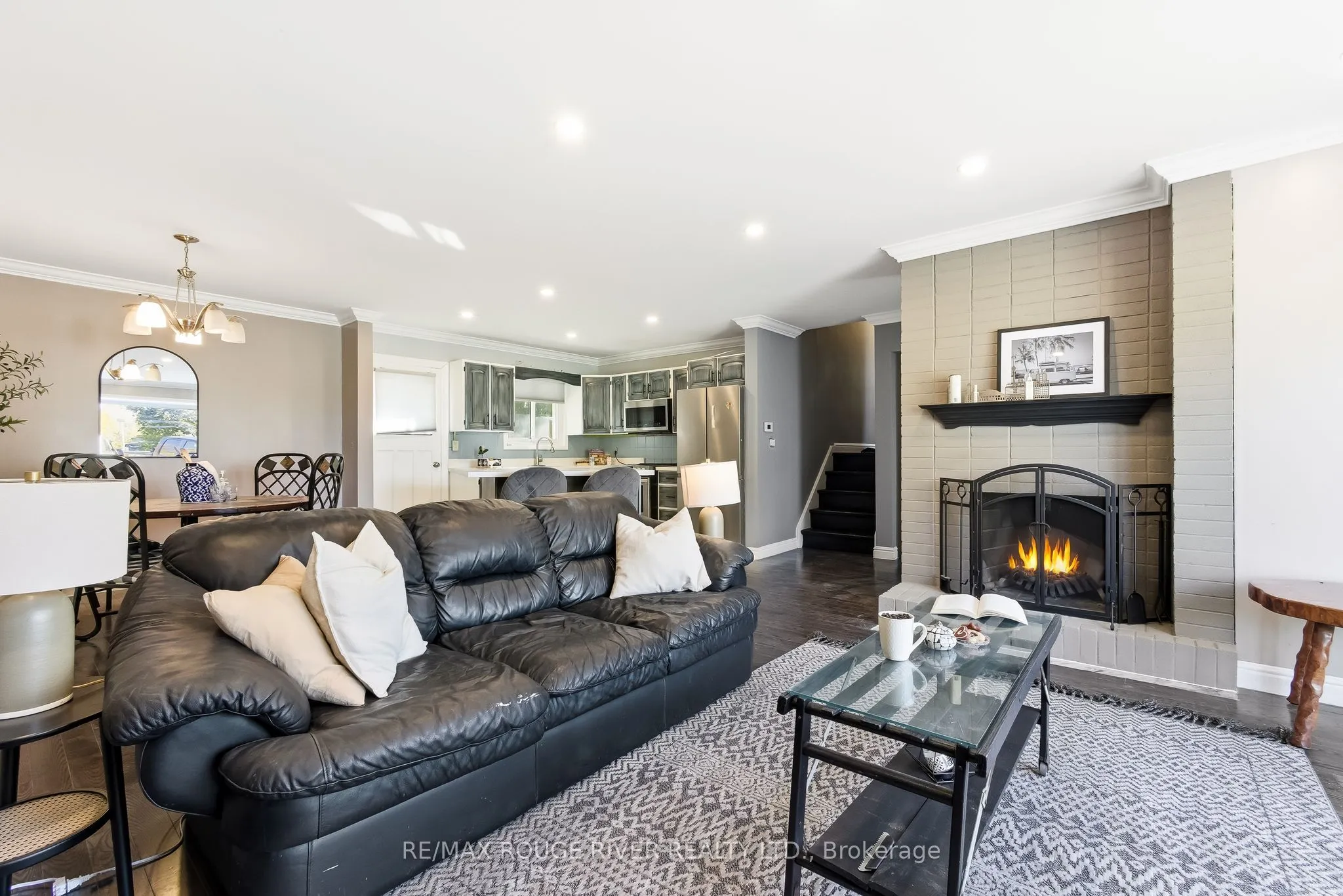 369 Glendale Avenue, ON L1J 3H6