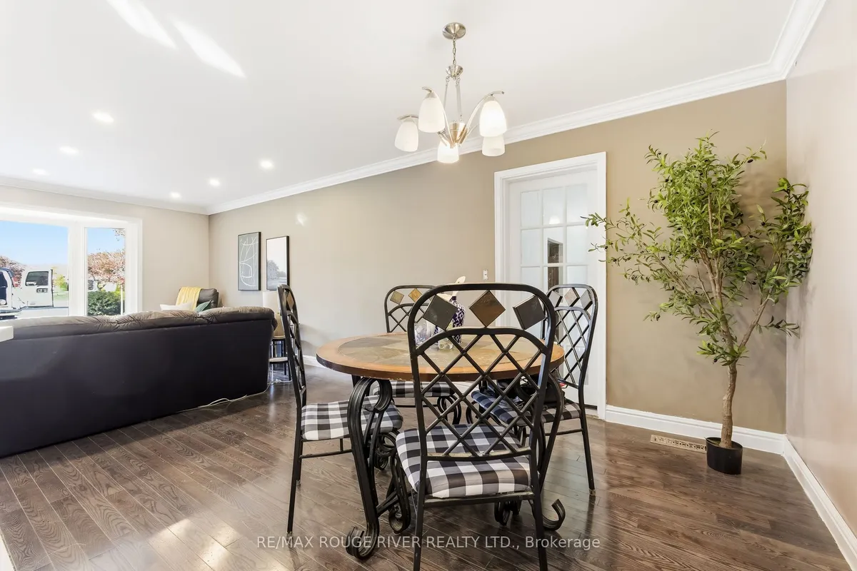 369 Glendale Avenue, ON L1J 3H6