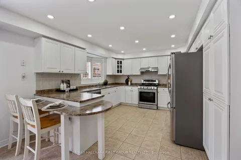 19 Ballgrove Crescent, ON L1T 4Z3