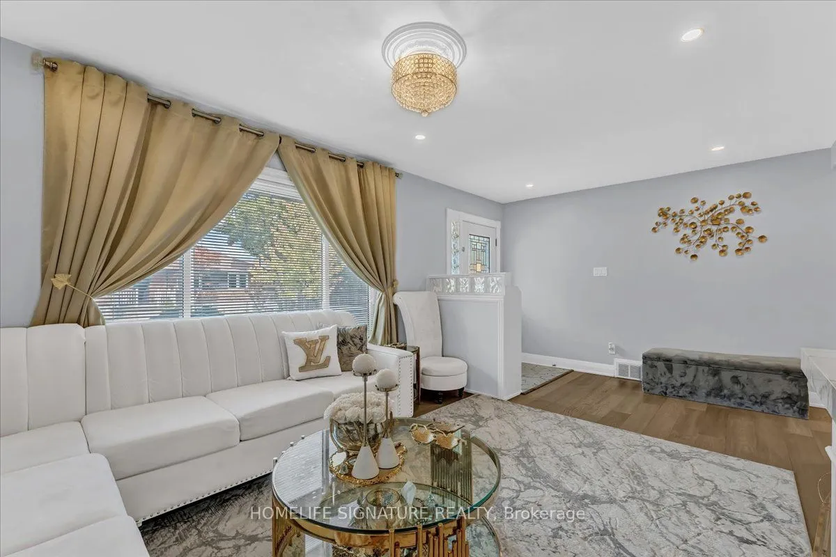 83 Pachino Boulevard, ON M1R 4J8