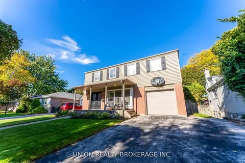 32 Bledlow Manor Drive, ON M1E 1B2