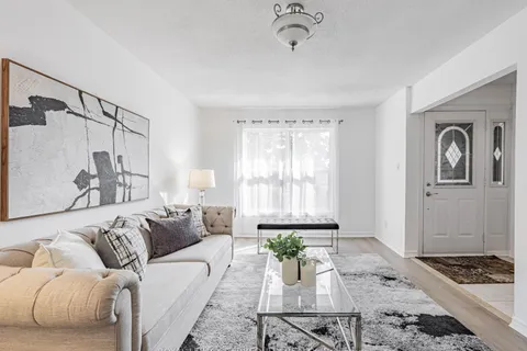 1858 Shadybrook Drive, ON L1V 3A8