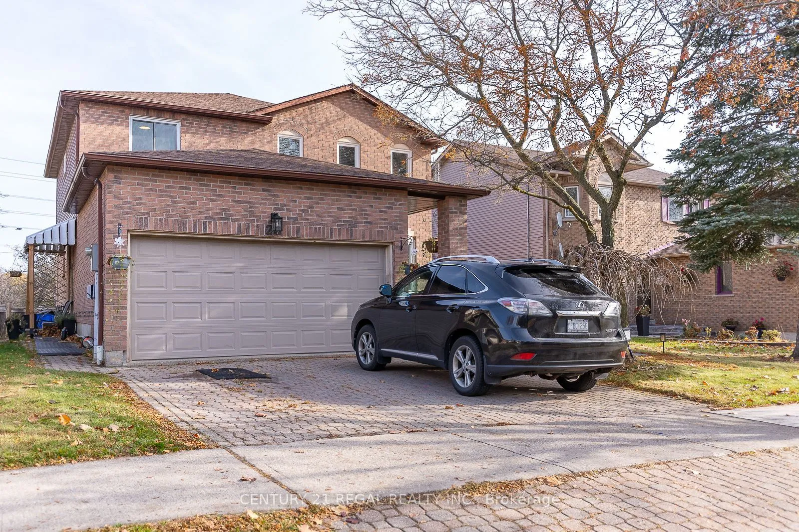 28 Upland Drive, ON L1N 8H8